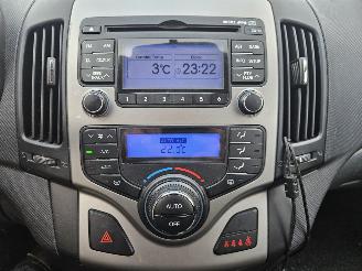 Hyundai I-30 1.6 CVVT 16V Hatchback  Benzine 1.591cc 93kW (126pk) FWD picture 11