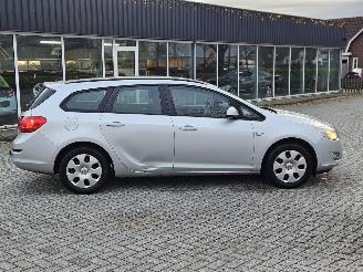 Opel Astra SPORTS TOURER 1.4 16V ecoFLEX Combi/o  Benzine 1.398cc 74kW (101pk) FWD picture 2
