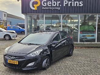 Unfallwagen Hyundai I-30 1.6 GDI Blue 16V Hatchback  Benzine 1.591cc 99kW (135pk) FWD 2012/11