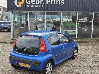 krockskadad bil auto Peugeot 107 1.0 12V Hatchback  Benzine 998cc 50kW (68pk) FWD 2011/7