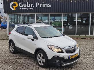 krockskadad bil auto Opel Mokka 1.4 Turbo 16V 4x2 SUV  Benzine 1.364cc 103kW (140pk) FWD 2015/10