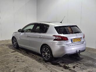Avarii autoturisme Peugeot 308 1.2 12V e-THP PureTech 130 Hatchback 4Dr Benzine 1.199cc 96kW (131pk) FWD 2015/4