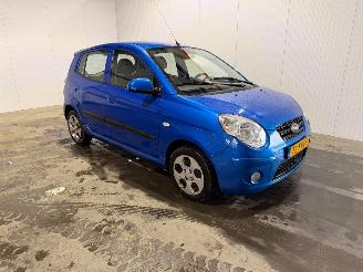 Vaurioauto  passenger cars Kia Picanto 1.0 12V Hatchback  Benzine 999cc 46kW (63pk) FWD 2010/1