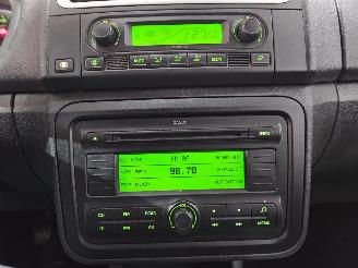 Skoda Fabia 1.4i 16V Combi/o 4Dr Benzine 1.397cc 63kW (86pk) FWD picture 12