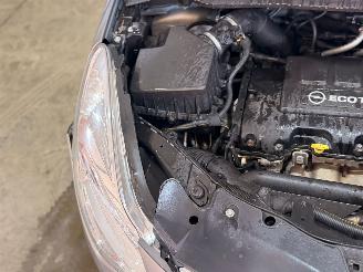 Opel Corsa 1.2 16V LPG Hatchback   1.229cc 63kW (86pk) FWD picture 13