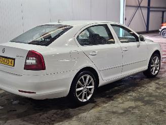 krockskadad bil auto Skoda Octavia 1.2 TSI Liftback  Benzine 1.197cc 77kW (105pk) FWD 2010/2