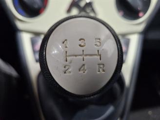 Ford Ka 1.2 Hatchback  Benzine 1.242cc 51kW (69pk) FWD picture 9