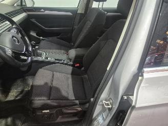 Volkswagen Passat 1.6 TDI 16V Combi/o  Diesel 1.598cc 88kW (120pk) FWD picture 7