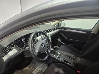 Volkswagen Passat 1.6 TDI 16V Combi/o  Diesel 1.598cc 88kW (120pk) FWD picture 10