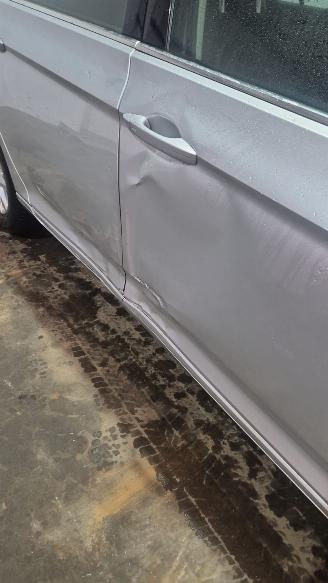 Volkswagen Passat 1.6 TDI 16V Combi/o  Diesel 1.598cc 88kW (120pk) FWD picture 4