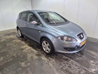 Voiture accidenté Seat Altea 1.6 MPV  Benzine 1.598cc 75kW (102pk) FWD 2007/1