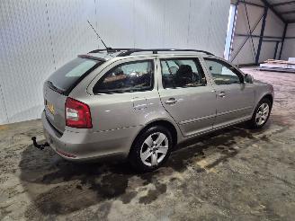 damaged passenger cars Skoda Octavia 1.2 TSI Combi/o 4Dr Benzine 1.197cc 77kW (105pk) FWD 2010/9
