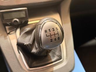 Ford Kuga 2.0 TDCi 16V SUV  Diesel 1.997cc 100kW (136pk) FWD picture 12