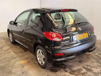Voiture accidenté Peugeot 206+ 1.4 XS Hatchback  Benzine 1.360cc 55kW (75pk) FWD 2009/7