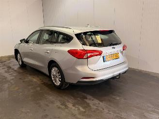 Coche accidentado Ford Focus 1.0 Ti-VCT EcoBoost 12V 125 Combi/o  Benzine 999cc 92kW (125pk) FWD 2019/12