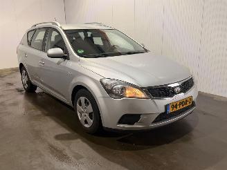 Kia Cee d 1.4 16V Combi/o  Benzine 1.396cc 66kW (90pk) FWD picture 3