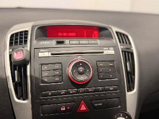 Kia Cee d 1.4 16V Combi/o  Benzine 1.396cc 66kW (90pk) FWD picture 12