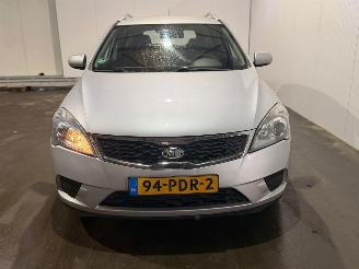 Kia Cee d 1.4 16V Combi/o  Benzine 1.396cc 66kW (90pk) FWD picture 8