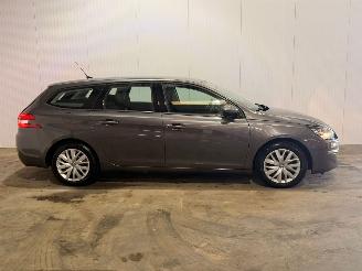 Peugeot 308 1.2 12V e-THP PureTech 110 Combi/o 4Dr Benzine 1.199cc 81kW (110pk) FWD picture 3