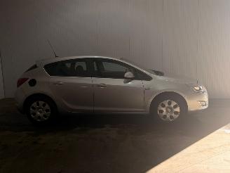 Opel Astra 1.7 CDTi 16V 110 Hatchback 4Dr Diesel 1.686cc 81kW (110pk) FWD picture 9