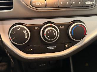 Kia Picanto 1.2 16V Hatchback  Benzine 1.248cc 63kW (86pk) FWD picture 14