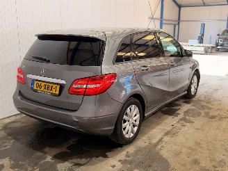 damaged passenger cars Mercedes B-klasse 1.6 B-180 BlueEFFICIENCY Turbo 16V Hatchback  Benzine 1.595cc 90kW (122pk) FWD 2012/5