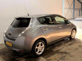 damaged passenger cars Nissan Leaf Leaf Hatchback  Elektrisch  80kW (109pk) FWD 2016/1