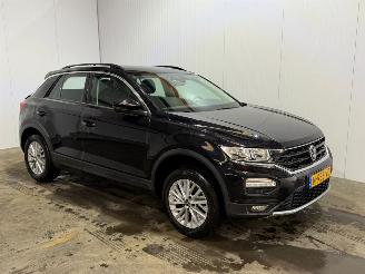 krockskadad bil auto Volkswagen T-Roc 1.0 TSI 12V SUV  Benzine 999cc 81kW (110pk) FWD 2022/1