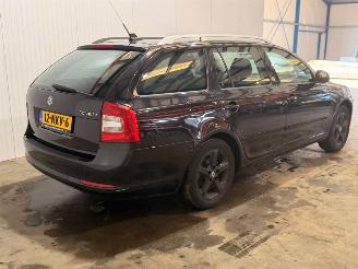 Damaged car Skoda Octavia 1.2 TSI Combi/o 4Dr Benzine 1.197cc 77kW (105pk) FWD 2010/10