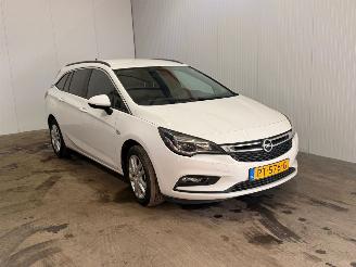 uszkodzony samochody osobowe Opel Astra 1.0 Turbo 12V Combi/o  Benzine 999cc 77kW (105pk) FWD 2017/9