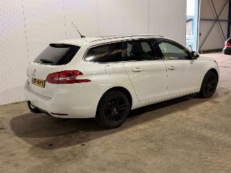 skadebil auto Peugeot 308 1.6 BlueHDi 120 Combi/o 4Dr Diesel 1,560cc 88kW (120pk) FWD 2015/11