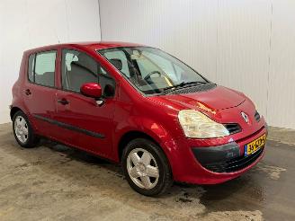 Vaurioauto  passenger cars Renault Modus 1.2 16V TCE 100 MPV  Benzine 1.149cc 74kW (101pk) FWD 2008/9