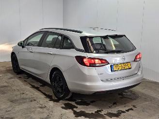 krockskadad bil auto Opel Astra SPORTS TOURER 1.6 CDTI 110 16V Combi/o  Diesel 1.598cc 81kW (110pk) FWD 2018/7