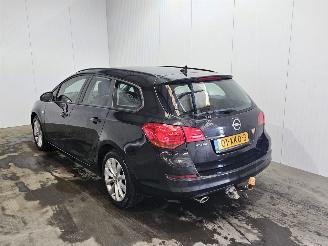 Auto incidentate Opel Astra SPORTS TOURER 1.4 Turbo 16V Combi/o  Benzine 1.364cc 88kW (120pk) 2012/6