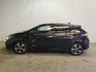Nissan Leaf 39/40kWh Hatchback  Elektrisch  110kW (150pk) FWD picture 6