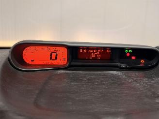 Citroën C3 picasso 1.4 16V VTI 95 MPV picture 13