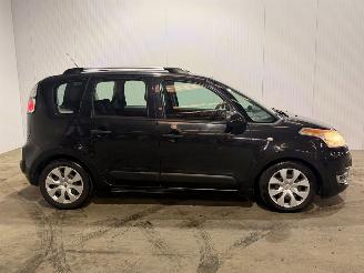 Citroën C3 picasso 1.4 16V VTI 95 MPV picture 2