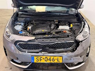 Kia Niro 1.6 GDI Hybrid SUV picture 5