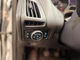 Ford Focus 1.0 Titanium picture 18