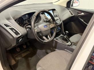 Ford Focus 1.0 Titanium picture 9