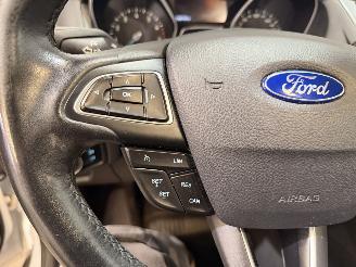Ford Focus 1.0 Titanium picture 17