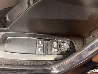 Peugeot 208 1.0 Vti 12V PureTech Hatchback  Benzine picture 16