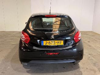 Peugeot 208 1.0 Vti 12V PureTech Hatchback  Benzine picture 4
