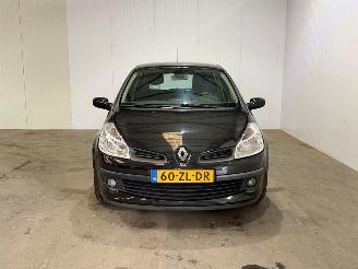 Renault Clio 2.0-16V Dynamique S picture 4