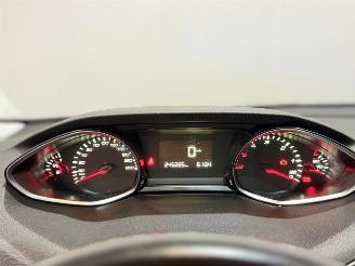 Peugeot 308 1.6 BlueHDI Blue Lease Executive picture 12