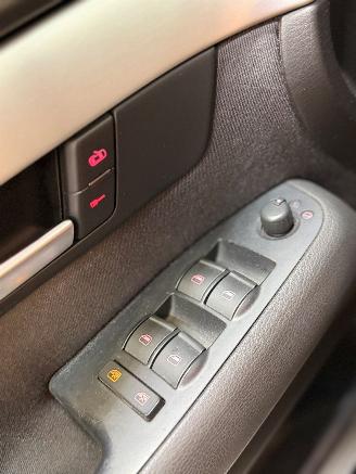 Audi A4 1.6 Advance picture 15