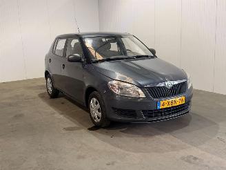 damaged passenger cars Skoda Fabia 1.2 Comfort 2011/6