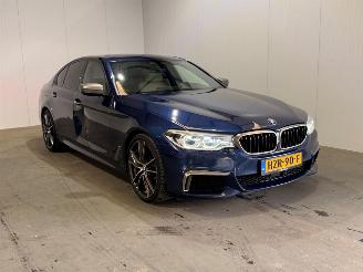 krockskadad bil auto BMW 5-serie M550i xDrive High Executive 2017/12