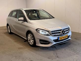 Schadeauto Mercedes B-klasse 180d Lease Edition 2015/9