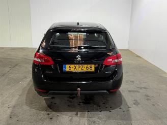 Peugeot 308 1.6 BlueHDI Blue Lease picture 8